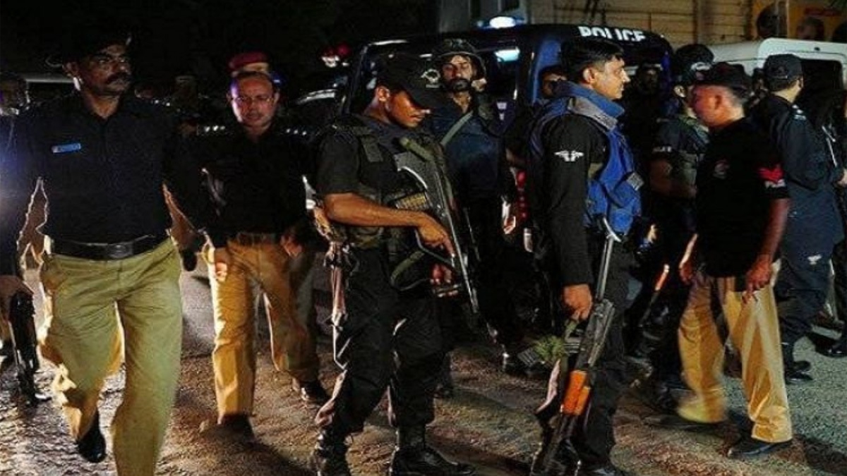Karachi Police Detain 11 Illegal Afghan
