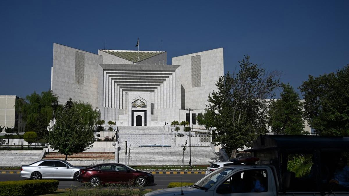 pakistan supreme court rejects new law, impacting nawaz sharif's