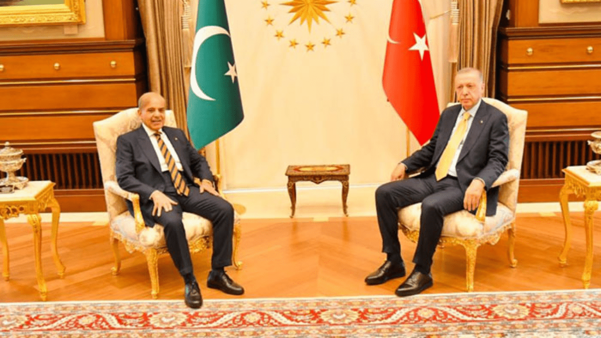 prime minister shehbaz sharif stresses strengthening pakistan turkey bilateral ties