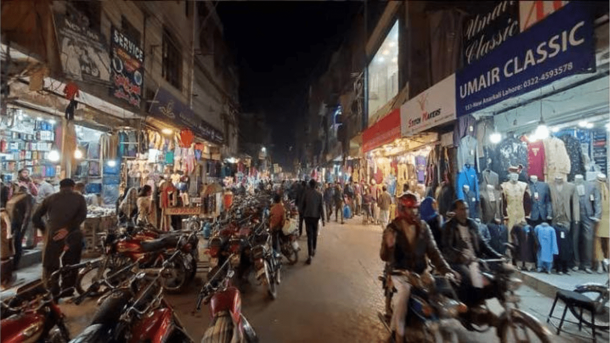 the lahore high court allowed the market to extend its opening hours during ramadan.