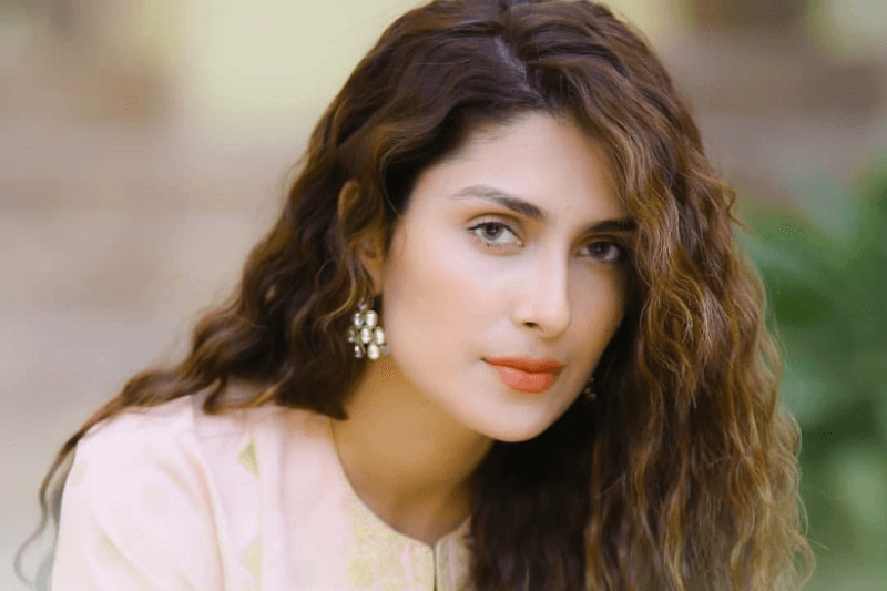 ayeza-khan-the-most-followed-star-shining-bright-in-pakistani-cinema