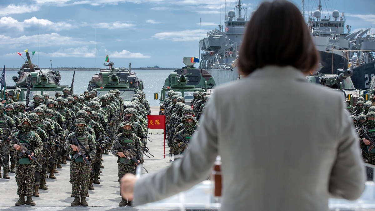 Taipei Vows To Strike Back If Chinese Troops Enter 