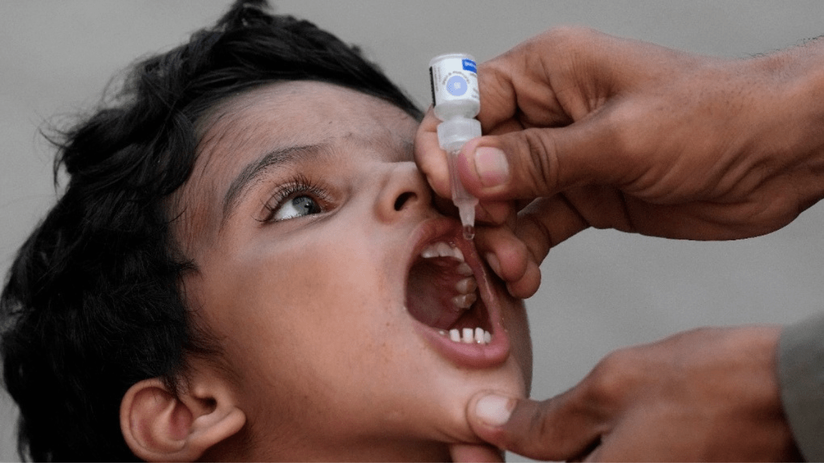 pakistan faces polio shock fifth case comes to light in karachi, urgent steps needed