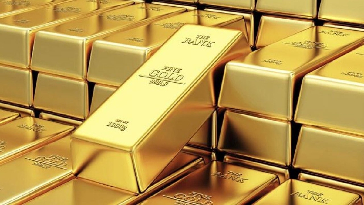 gold rises as dollar softens impact of inflation report on fed's interest rate decision