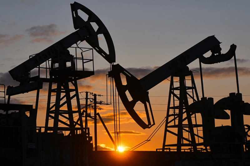 Oil Prices Dip as Interest Rate Concerns Grow